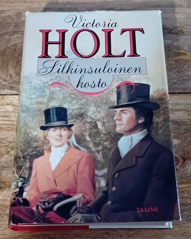 Victoria Holt - Silkinsuloinen kosto