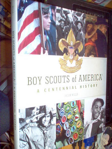 BOY SCOUTS OF AMERICA - A Centennial History (Sis.pk:t)