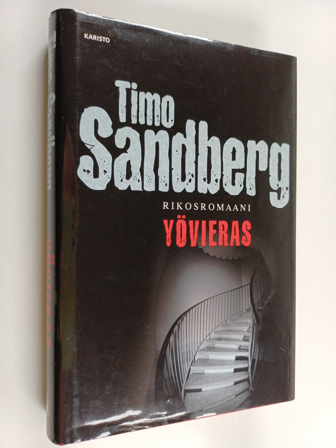 Timo Sandberg : Yövieras : rikosromaani