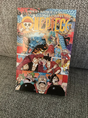 ONE PIECE 92 (OIRAN KOMURASAKI ASTUU NÄYTTÄMÖLLE) SUOMI)