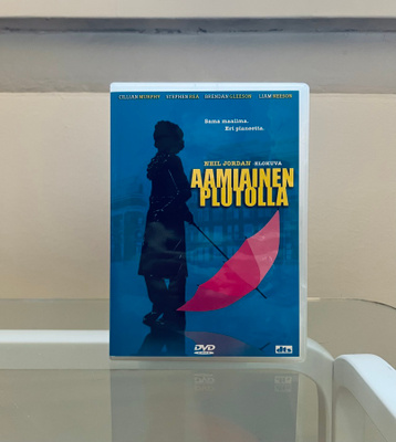 Aamiainen Plutolla DVD