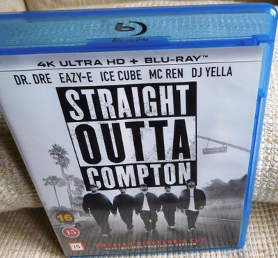 Straight Outta Compton Blu-ray