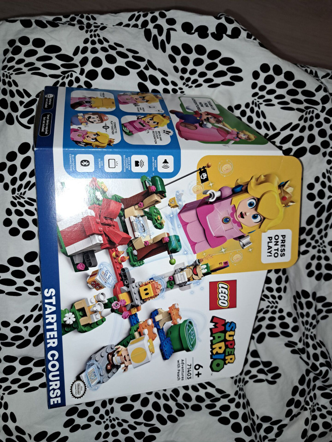 LEGO® Mario™ Seikkailut Peachin kanssa 71403