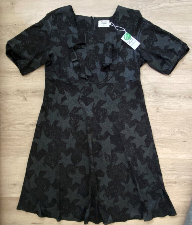 IVANA HELSINKI MUSTA MEKKO koko M *UUSI*