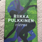 @ Kirja Riikka Pulkkinen "Vieras" @ - pikkukuva 1