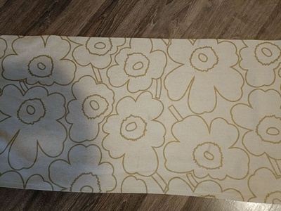 Marimekko Piirto Unikko-kappaverhot kultaiset kukat
