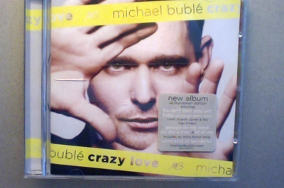 MICHAEL BUBLÉ  ::  CRAZY LOVE  ::  CD  ALBUM     2009
