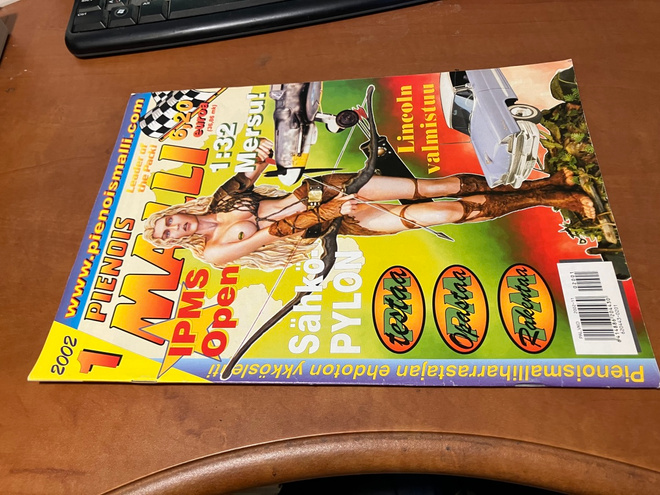 PIENOISMALLI LEHTI 1/2002 HYVÄ
