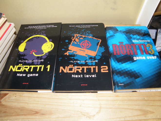 Aleksi Delikouras Nörtti 1-5 (sidotut)