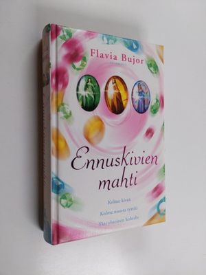 Flavia Bujor : Ennuskivien mahti