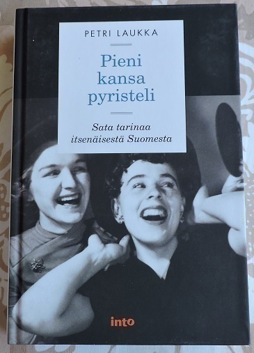 Petri Laukka: Pieni kansa pyristeli