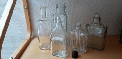 Vanhoja apteekkipulloja, antiikki pulloja, retro pullo