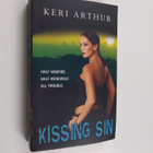 Keri Arthur : Kissing sin - pikkukuva 1