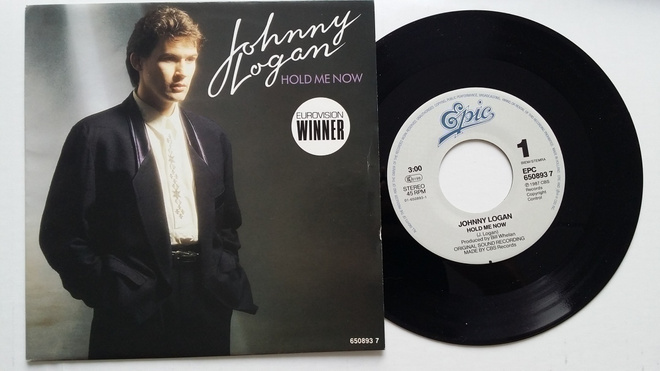 Johnny Logan Hold Me Now  7" sinkku Euroviisu