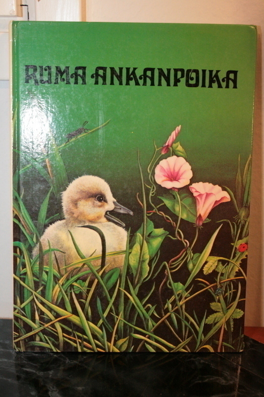 Ruma ankanpoika, vanha, upeasti kuvitettu versio