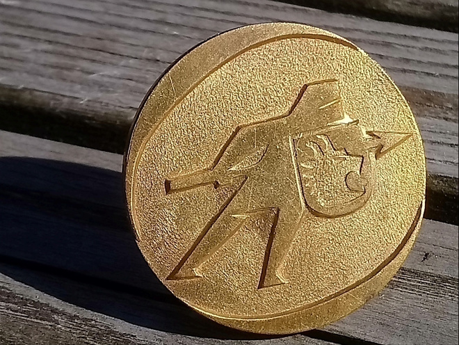 Kullanvärinen Upseeri Millitaria . Kookas. Halkaisija - 36 m