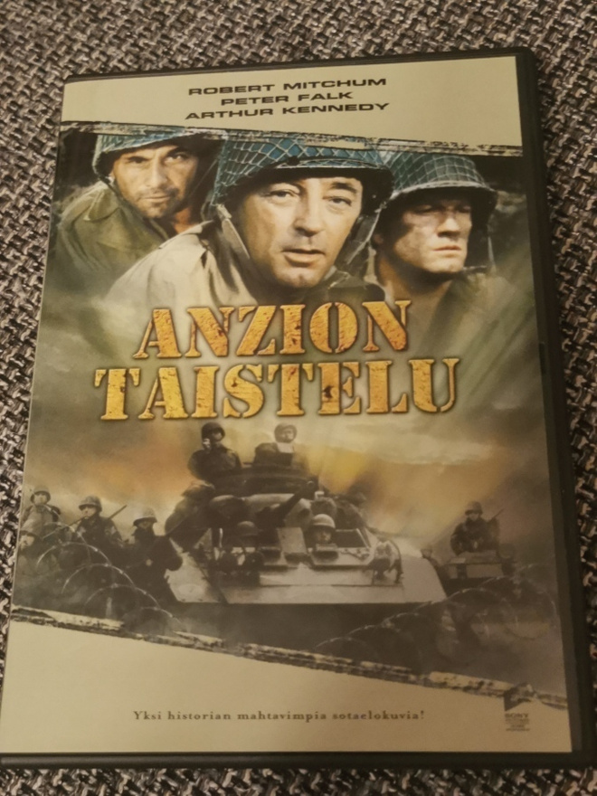 Anzion taistelu Robert Mitchum Peter Falk