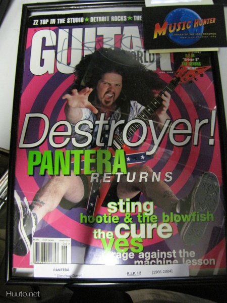 PANTERA DIMEBAG DARRELL NIMIKIRJOITUS GUITAR WORLD MAGAZINE