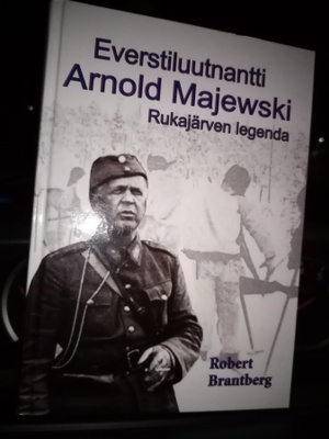 Brantberg : Everstiluutnantti Arnold Majewski ( SIS POSTIKU