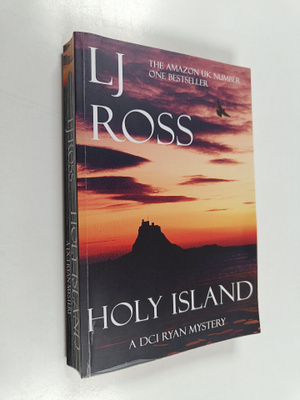 L. J. Ross : Holy Island : A DCI Ryan Mystery