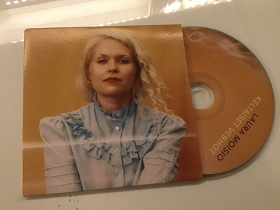 Laura Moisio Keltaiset verhot CDS single