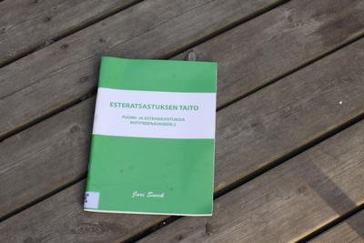 Esteratsastuksen taito 2 puomi- ja esteharjoituksia kotit T1