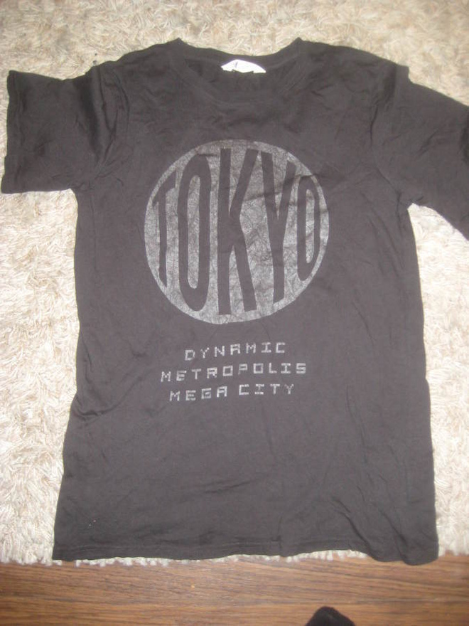 ** H&M t-paita, siisti   koko 170 *