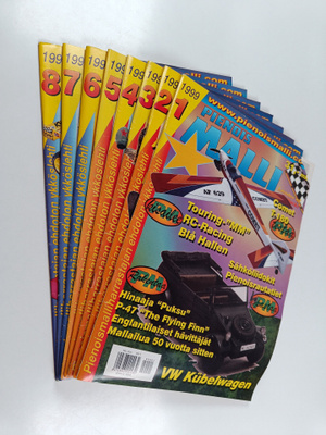 Pienoismalli vuosikerta 1999 (1-8)