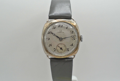 Omega 1920 luvulta hopeaa