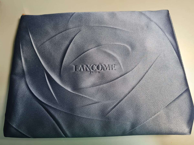 Lancome meikkilaukku