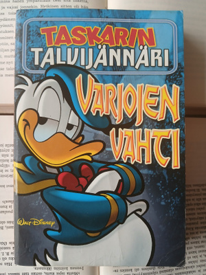 Aku Ankan taskukirja • Talvijännäri: Varjojen vahti