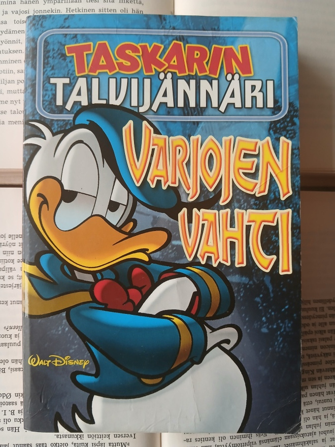 Aku Ankan taskukirja • Talvijännäri: Varjojen vahti