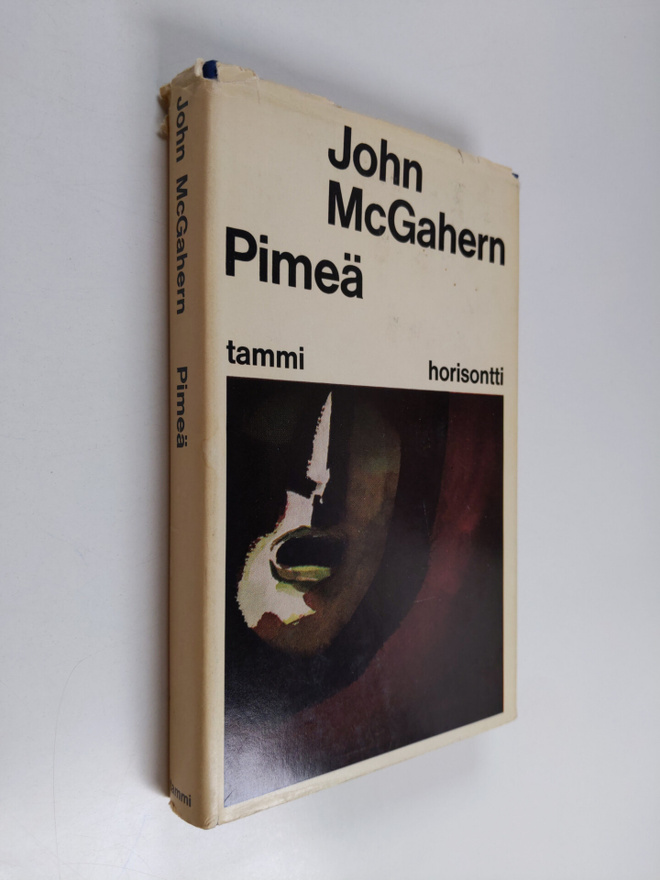 John McGahern : Pimeä