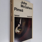 John McGahern : Pimeä - pikkukuva 1