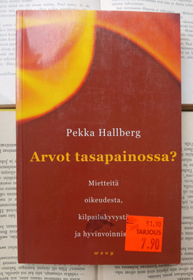 Pekka Hallberg - Arvot tasapainossa? (nid.)