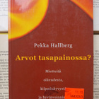 Pekka Hallberg - Arvot tasapainossa? (nid.) - pikkukuva 1