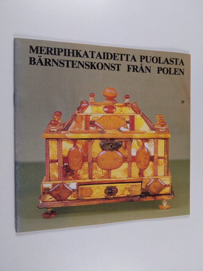 Meripihkataidetta Puolasta : esineitä Malborkin linnan mu...