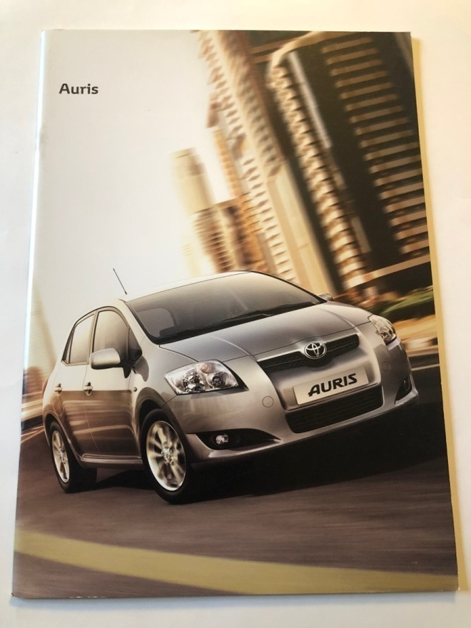 Myyntiesite - Toyota Auris - 6/2009