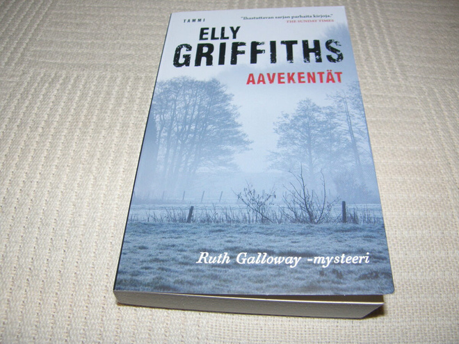 Elly Griffiths Aavekentät  -pok