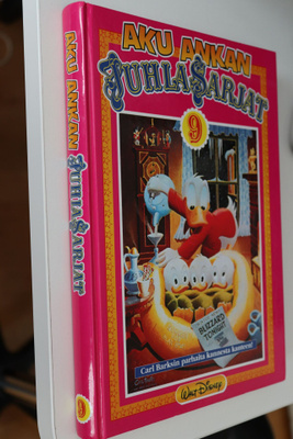 Aku Ankan Juhlasarjat 9 Carl Barksin parhaita ( 1.p. 1999 )