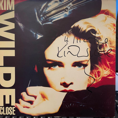 Kim Wilde – Close vinyyli nimikirjoituksella