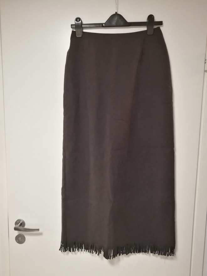 Musta hame ohutta mokkajäljitelmää  38