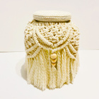 Iso valolyhty -makramee - 12,5 cm x 18 cm - pikkukuva 5
