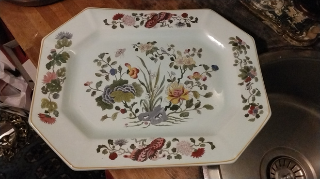 WEDGWOOD Iso Tarjoiluvati. Ming Jade