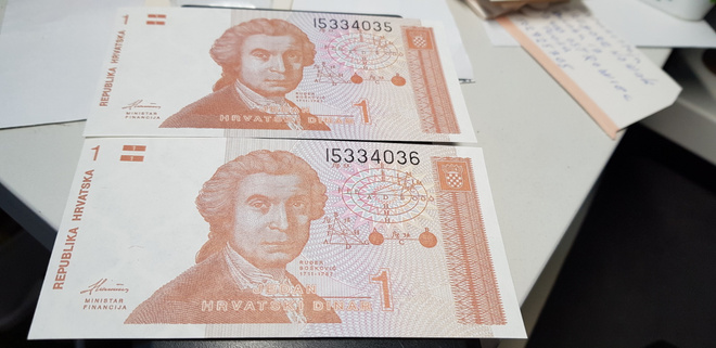 Croatia 1991  2 kpl-ta  KL 10 pakka  sileitä