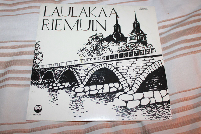 Laulakaa riemuin LP