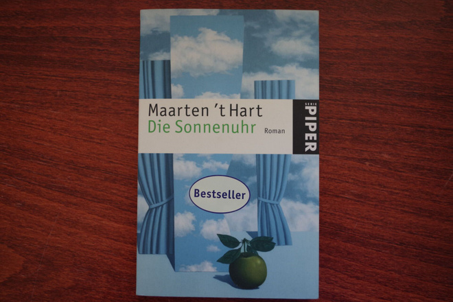 Maarten´t Hart: Die Sonnenuhr (2005), Auf Deutsch!