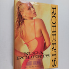Nora Roberts : Aidot valheet - pikkukuva 1