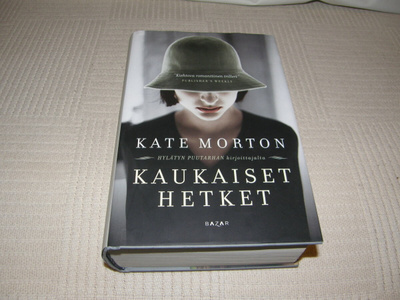 Kate Morton Kaukaiset hetket -sid