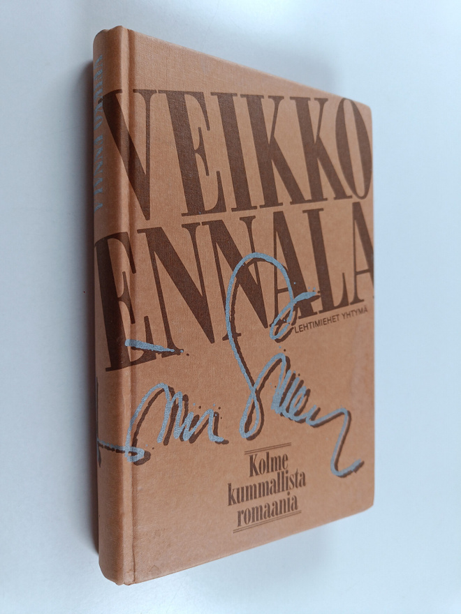 Veikko Ennala : Kolme kummallista romaania